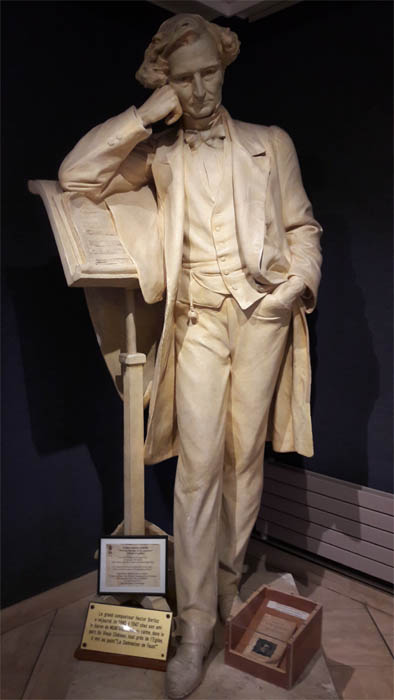 Berlioz statue 1