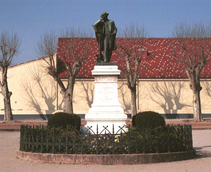 Berlioz statue