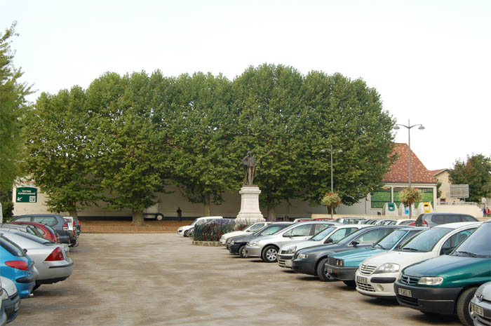 Berlioz statue