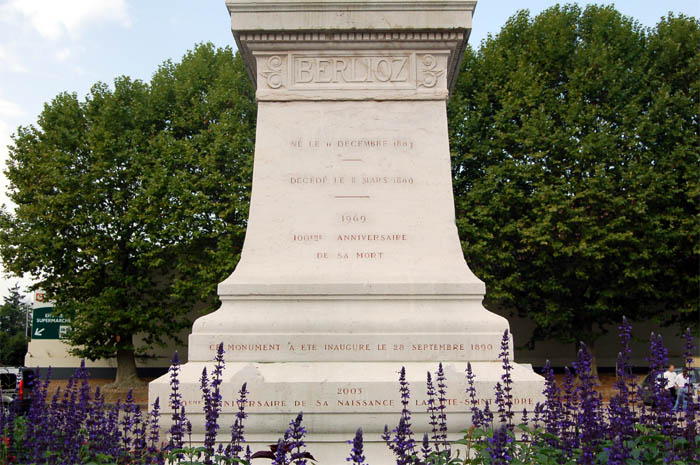 Berlioz statue