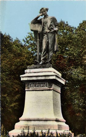 statue